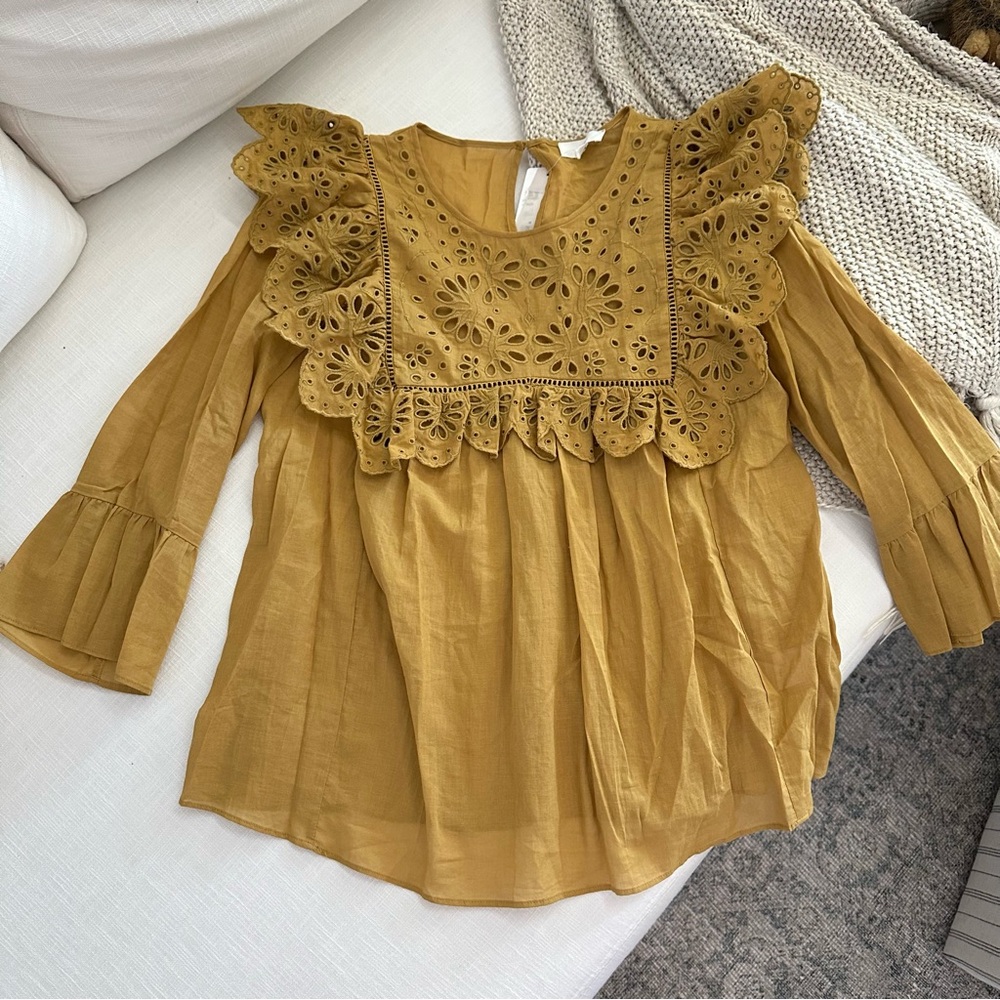 A Loves A Embroidered Bell Sleeve Top Small